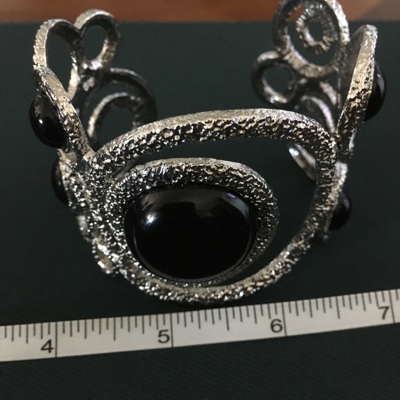 Silver and Black Resin Bangle ✂️ - Picture 4 of 5